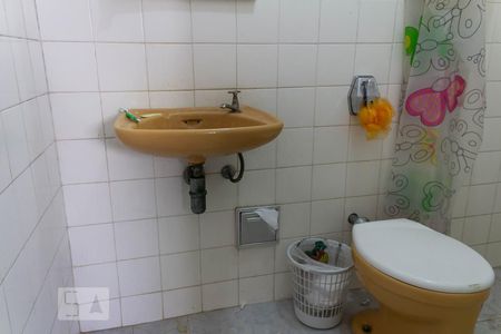 Casa à venda com 800m², 3 quartos e 2 vagasBanheiro de Serviço