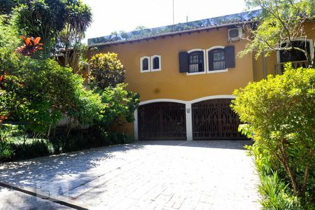 Casa à venda com 800m², 3 quartos e 2 vagasFachada