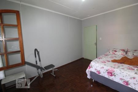 Casa à venda com 352m², 4 quartos e 5 vagasquarto 2