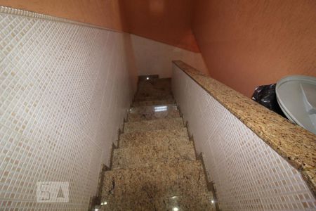 Casa à venda com 352m², 4 quartos e 5 vagasEscada