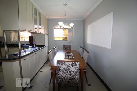 Casa à venda com 352m², 4 quartos e 5 vagasCozinha