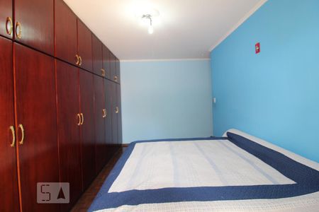 Casa à venda com 352m², 4 quartos e 5 vagasQuarto 1 suite