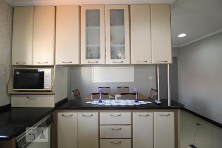 Casa à venda com 352m², 4 quartos e 5 vagasCozinha