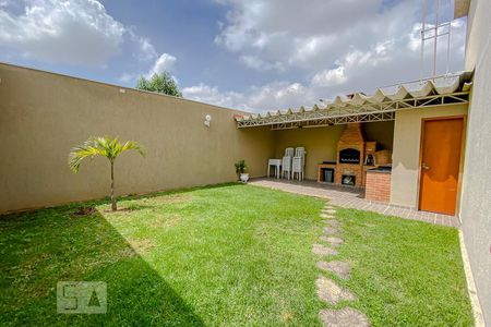 Casa de condomínio à venda com 120m², 3 quartos e 2 vagasÁrea externa