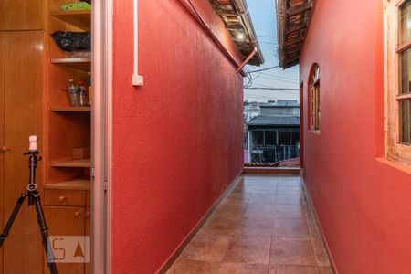 Casa à venda com 220m², 4 quartos e 5 vagas Casa à venda com 220m², 4 quartos e 5 vagasVaranda