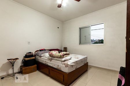 Casa à venda com 220m², 4 quartos e 5 vagas Casa à venda com 220m², 4 quartos e 5 vagasQuarto 2 suíte