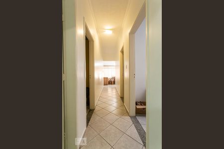 Casa à venda com 250m², 4 quartos e 3 vagasCorredor