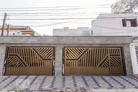 Casa à venda com 250m², 4 quartos e 3 vagasFachada