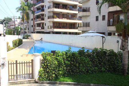 Apartamento à venda com 300m², 4 quartos e 2 vagasÁrea comum - Piscina