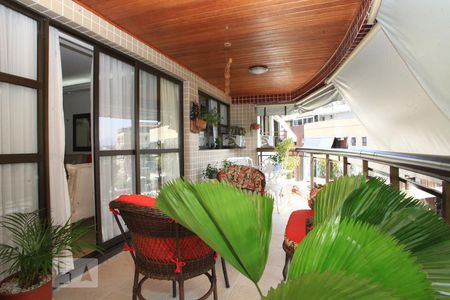 Apartamento à venda com 300m², 4 quartos e 2 vagasVaranda da Sala