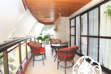 Apartamento à venda com 300m², 4 quartos e 2 vagasVaranda da Sala