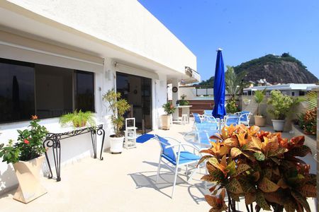 Apartamento à venda com 300m², 4 quartos e 2 vagasCobertura