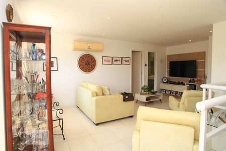 Apartamento à venda com 300m², 4 quartos e 2 vagasSala de TV