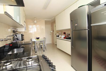 Apartamento à venda com 300m², 4 quartos e 2 vagasCozinha