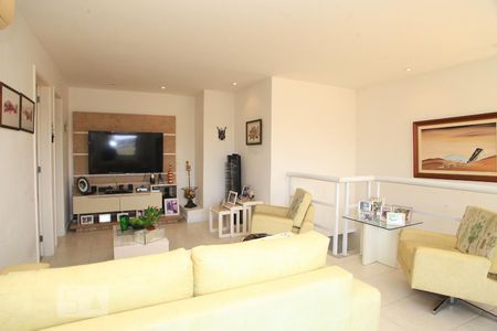 Apartamento à venda com 300m², 4 quartos e 2 vagasSala de TV