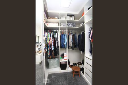 Apartamento à venda com 300m², 4 quartos e 2 vagasCloset da Suíte