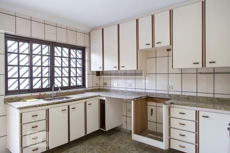 Casa à venda com 326m², 4 quartos e 5 vagasCozinha