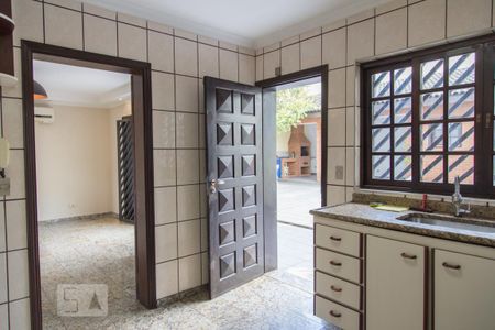 Casa à venda com 326m², 4 quartos e 5 vagasCozinha