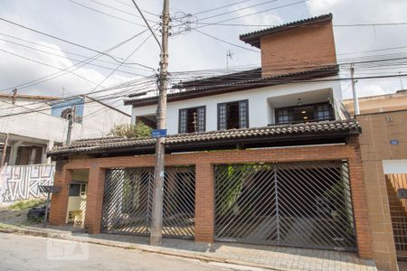 Casa à venda com 326m², 4 quartos e 5 vagasFachada