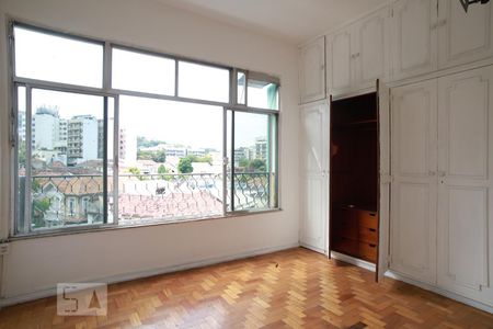 Apartamento à venda com 136m², 4 quartos e sem vagaQuarto 2