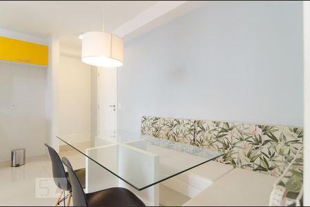 Apartamento para alugar com 64m², 2 quartos e 2 vagasSala