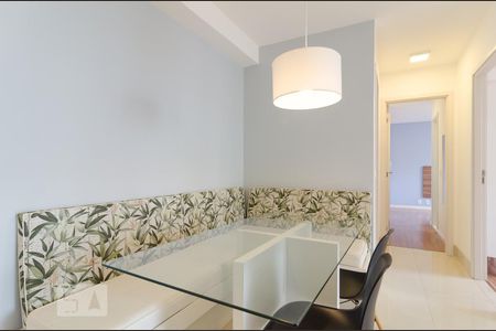 Apartamento para alugar com 64m², 2 quartos e 2 vagasSala