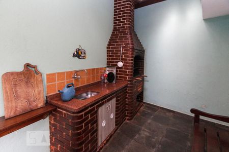 Casa à venda com 166m², 3 quartos e 2 vagasChurrasqueira
