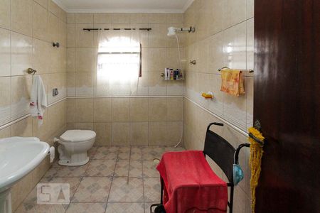 Casa à venda com 166m², 3 quartos e 2 vagasBanheiro