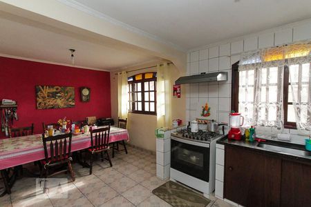 Casa à venda com 166m², 3 quartos e 2 vagasCozinha