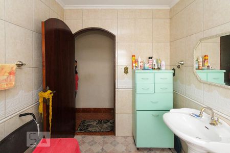 Casa à venda com 166m², 3 quartos e 2 vagasBanheiro