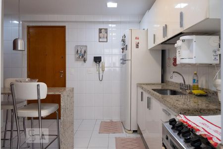 Apartamento à venda com 96m², 3 quartos e 2 vagasCozinha