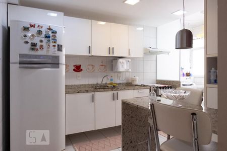 Apartamento à venda com 96m², 3 quartos e 2 vagasCozinha