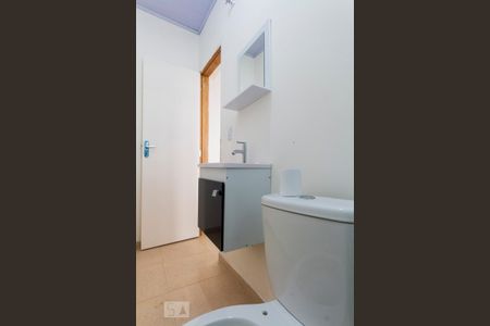 Banheiro de kitnet/studio para alugar com 1 quarto, 30m² em Americanópolis, São Paulo