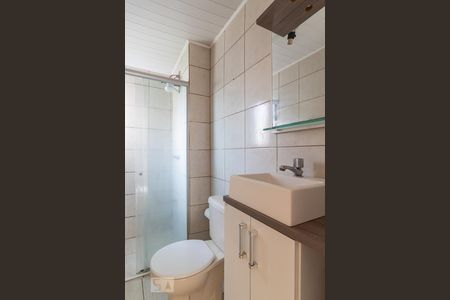 Banheiro de apartamento para alugar com 1 quarto, 40m² em Jardim Itu-sabará, Porto Alegre