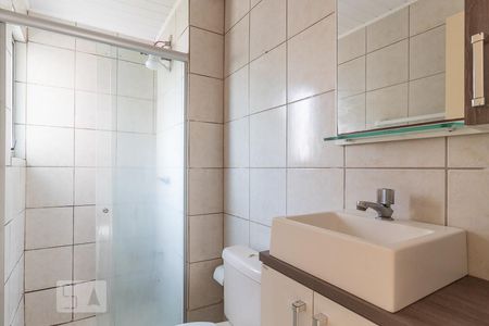 Banheiro de apartamento para alugar com 1 quarto, 40m² em Jardim Itu-sabará, Porto Alegre