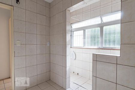 Cozinha de apartamento para alugar com 1 quarto, 40m² em Jardim Itu-sabará, Porto Alegre