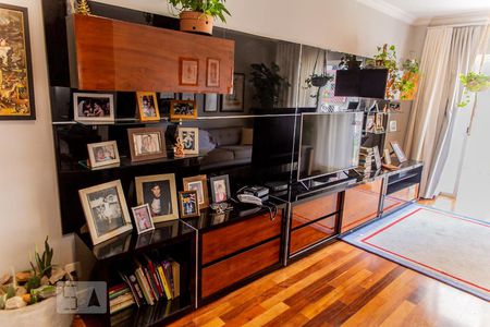 Rack de apartamento para alugar com 3 quartos, 130m² em Vila Bastos, Santo André