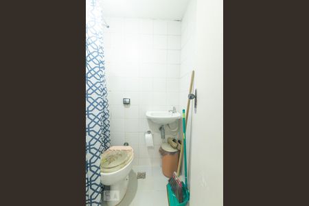 Apartamento para alugar com 260m², 3 quartos e 3 vagasBanheiro de Serviço