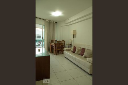 Sala de apartamento para alugar com 1 quarto, 47m² em Recreio dos Bandeirantes, Rio de Janeiro