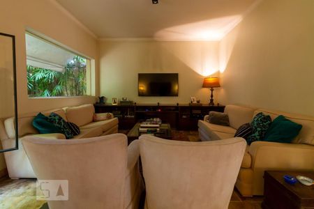 Sala de casa à venda com 4 quartos, 320m² em Itaim Bibi, São Paulo