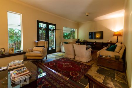 Sala de casa à venda com 4 quartos, 320m² em Itaim Bibi, São Paulo