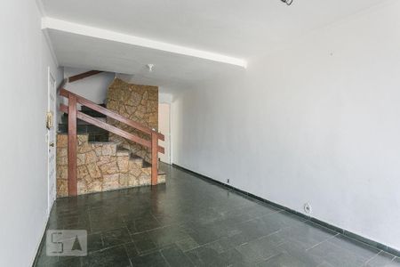 Sala de Estar de casa para alugar com 5 quartos, 200m² em Vila Butantã, São Paulo