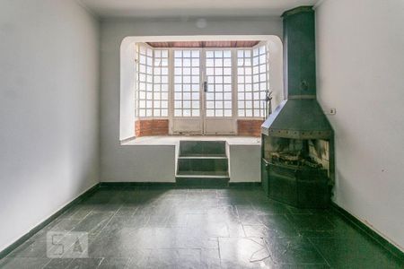 Sala de Estar de casa para alugar com 5 quartos, 200m² em Vila Butantã, São Paulo