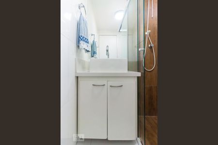 Apartamento à venda com 57m², 2 quartos e 1 vaga Apartamento à venda com 57m², 2 quartos e 1 vagaBanheiro