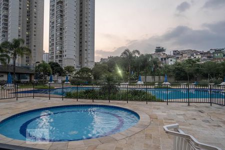 Apartamento à venda com 92m², 3 quartos e 2 vagas Apartamento à venda com 92m², 3 quartos e 2 vagasPiscina