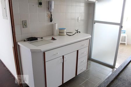 Apartamento à venda com 62m², 3 quartos e 2 vagasCozinha