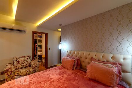 Apartamento à venda com 220m², 2 quartos e 2 vagasSuíte 2