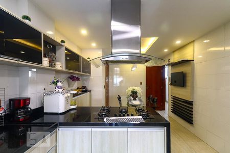 Apartamento à venda com 220m², 2 quartos e 2 vagasCozinha