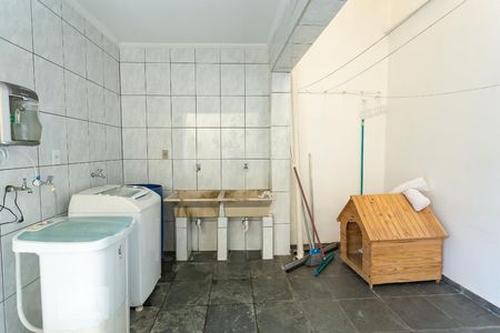 Casa à venda com 202m², 3 quartos e 2 vagasLavanderia