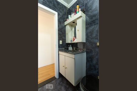 Casa à venda com 202m², 3 quartos e 2 vagasBanheiro